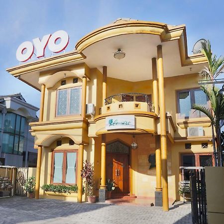 Oyo 1072 Kampung Condro Wulan Guesthouse Maguwo Exteriör bild