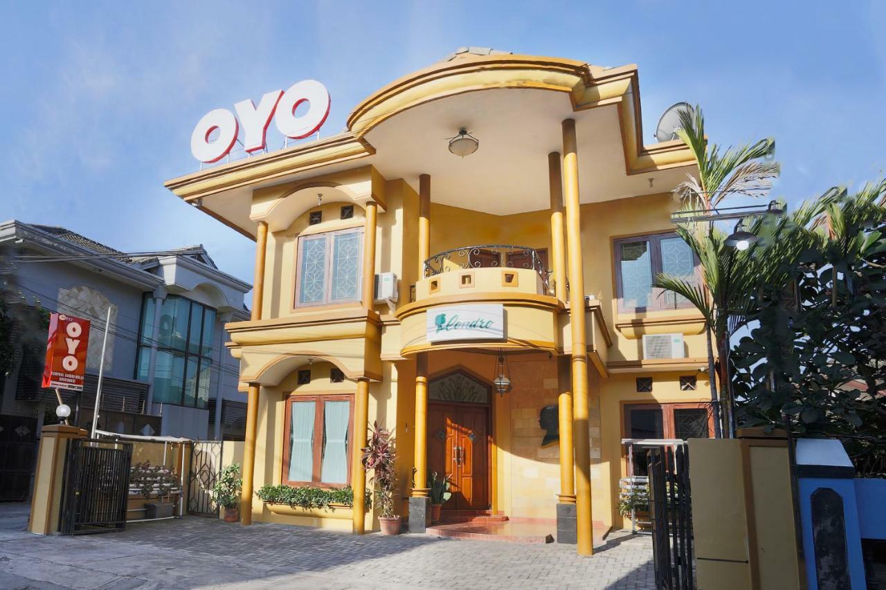 Oyo 1072 Kampung Condro Wulan Guesthouse Maguwo Exteriör bild