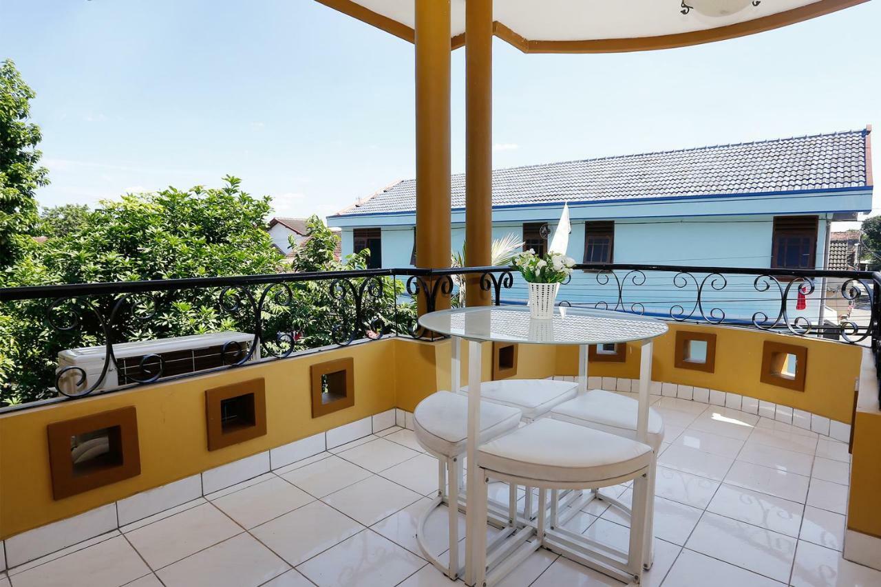 Oyo 1072 Kampung Condro Wulan Guesthouse Maguwo Exteriör bild