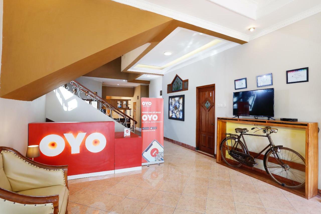 Oyo 1072 Kampung Condro Wulan Guesthouse Maguwo Exteriör bild