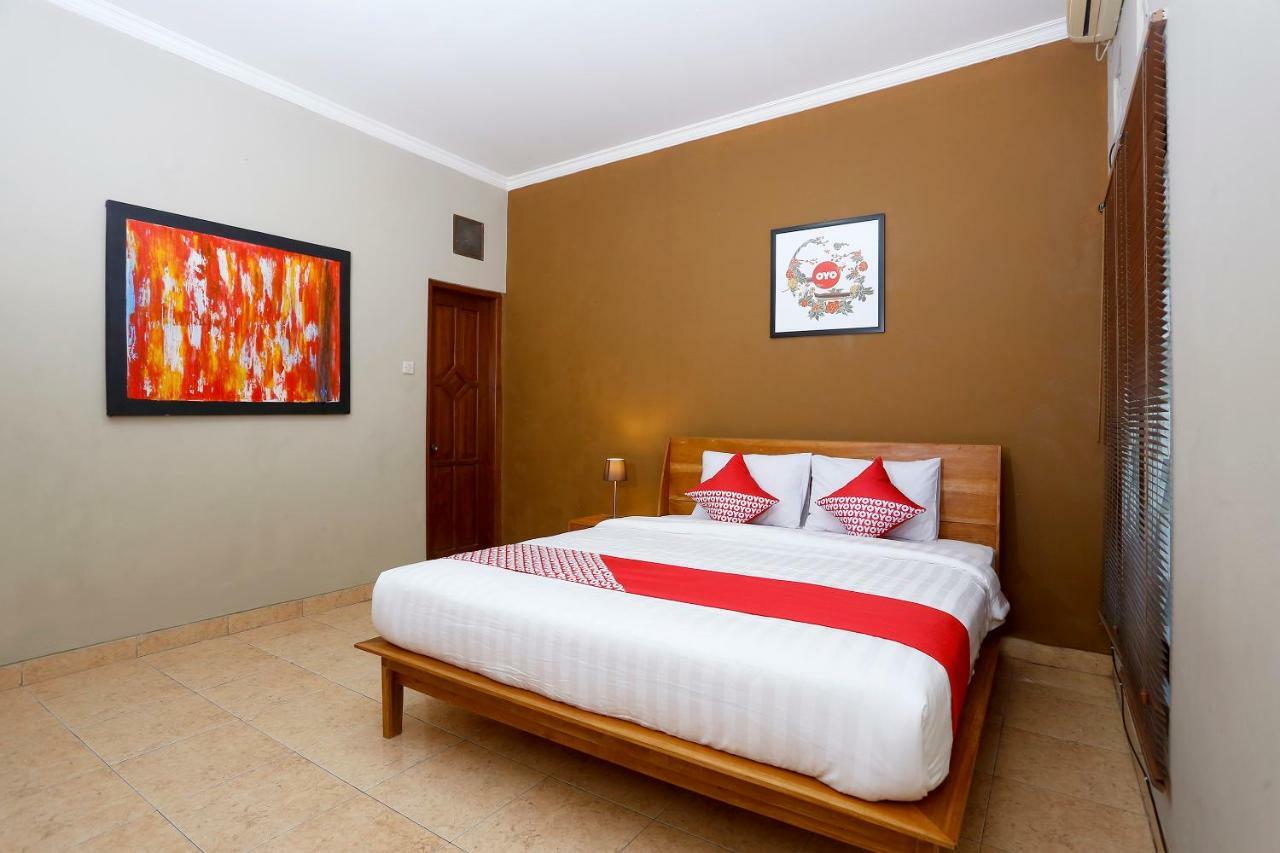 Oyo 1072 Kampung Condro Wulan Guesthouse Maguwo Exteriör bild