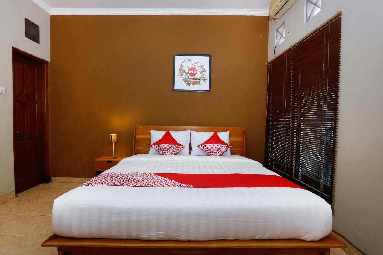 Oyo 1072 Kampung Condro Wulan Guesthouse Maguwo Exteriör bild
